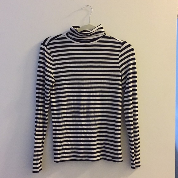 Karl Lagerfeld Tops - 🔥🔥🔥KARL LAGERFELD High Collar Sweater 🧡